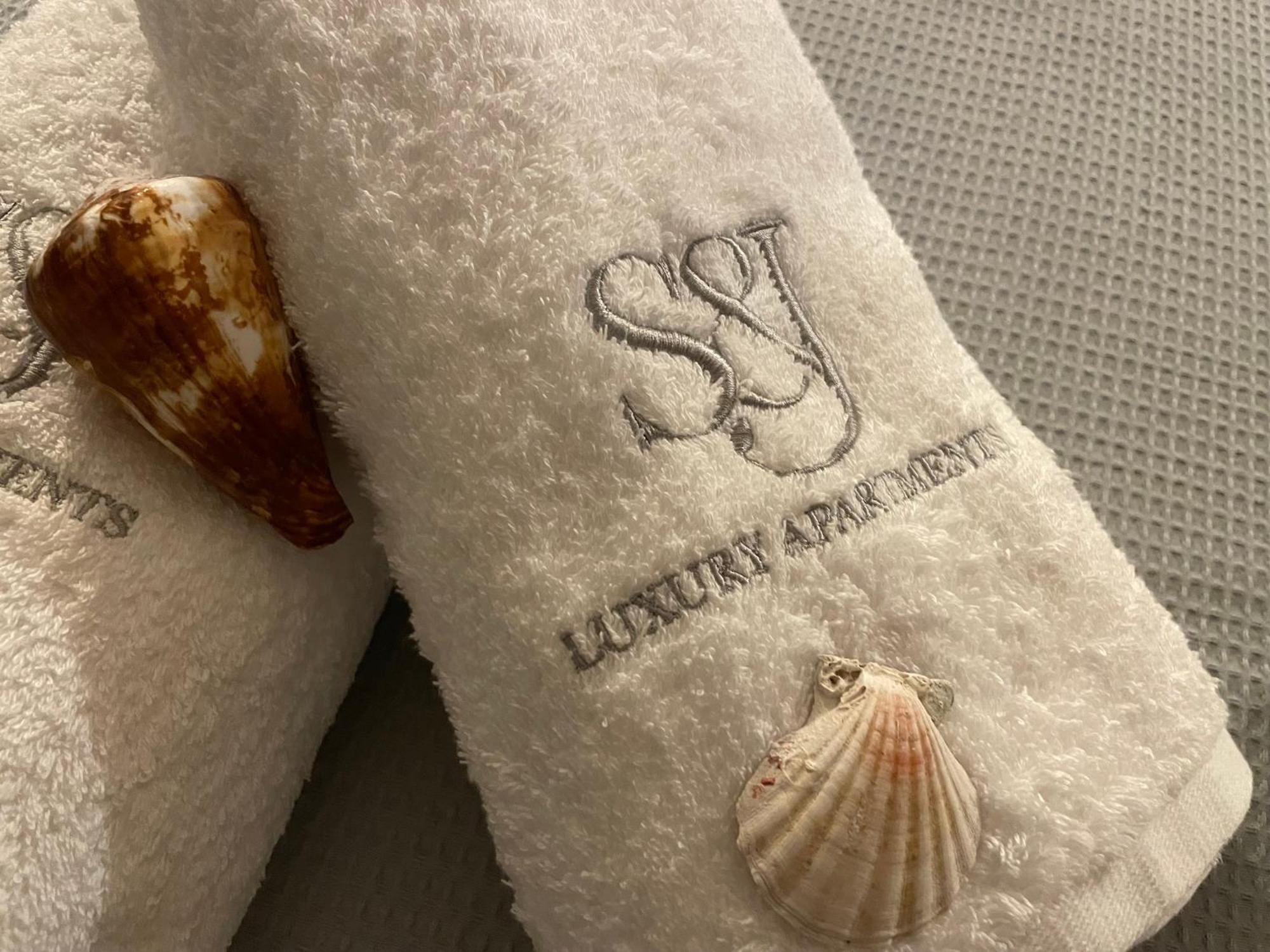S&j Luxury